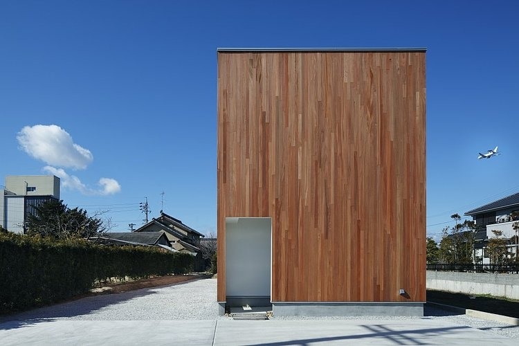 RHYTHM and Plum Tree by Keisuke Kawaguchi + K2-Design