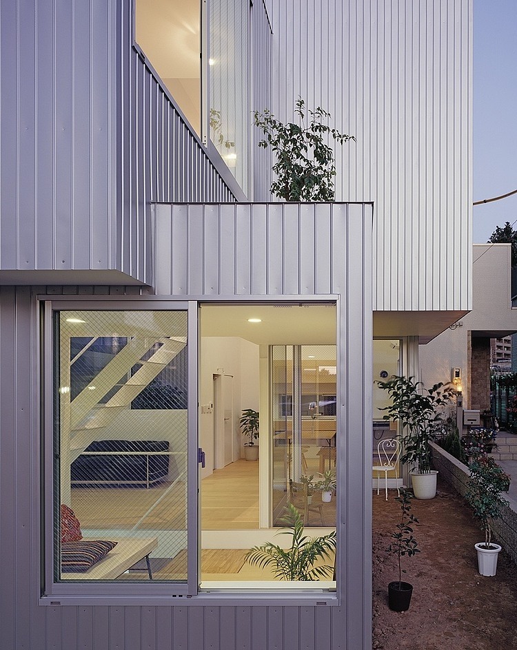 House in Chayagasaka by Tetsuo Kondo Architects