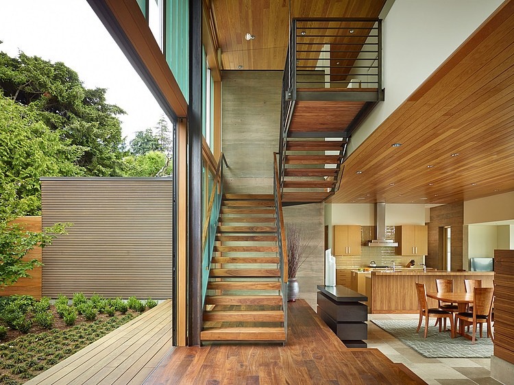Courtyard House by DeForest Architects