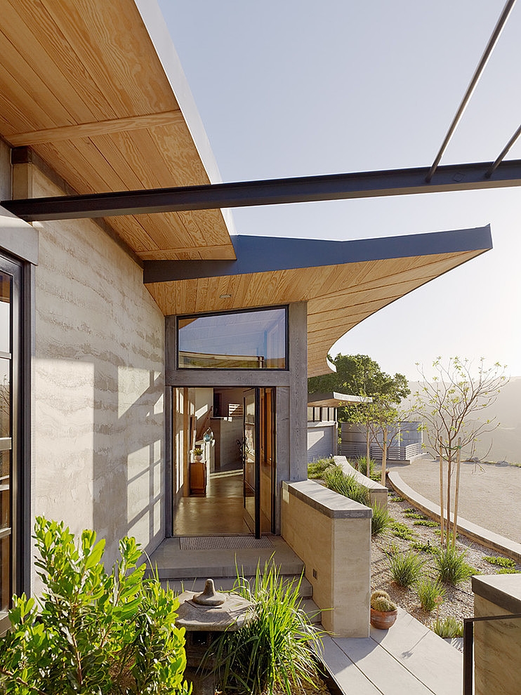 Caterpillar House by Feldman Architecture