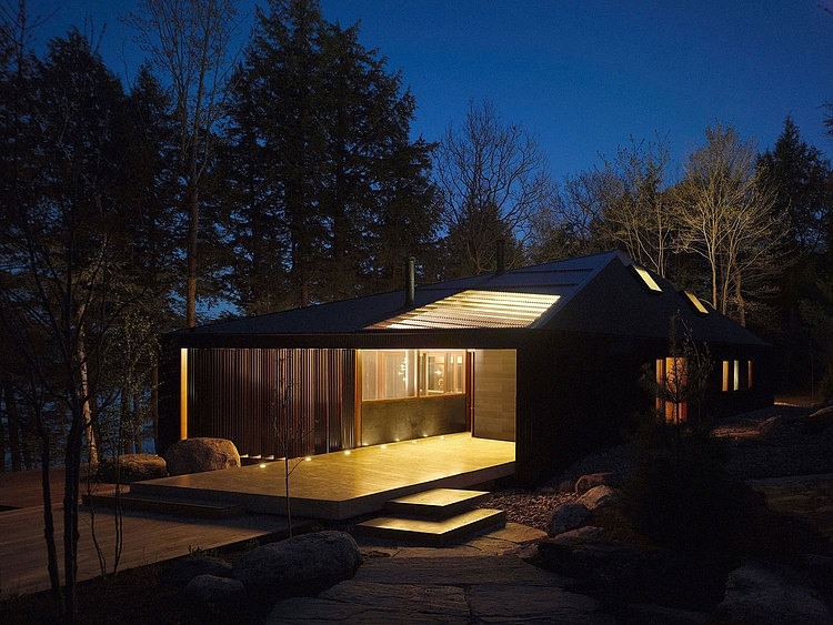 Clear Lake Cottage by MacLennan Jaunkalns Miller Architects