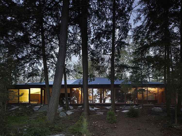 Clear Lake Cottage by MacLennan Jaunkalns Miller Architects