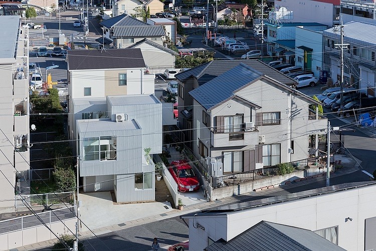 House in Chayagasaka by Tetsuo Kondo Architects
