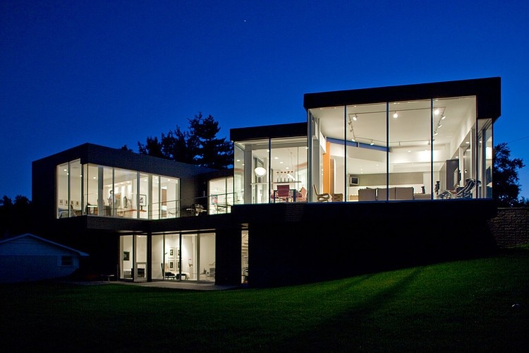 Modern Residence by Hufft Projects
