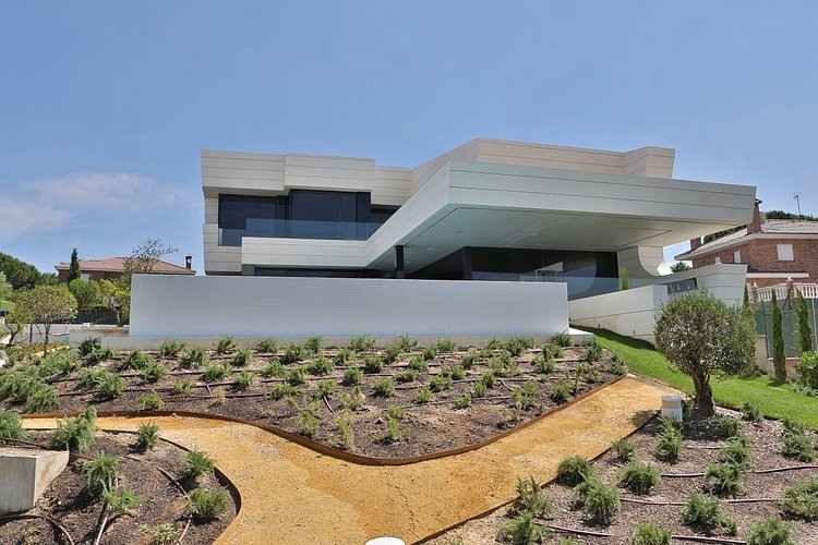 Balcony House by A-cero
