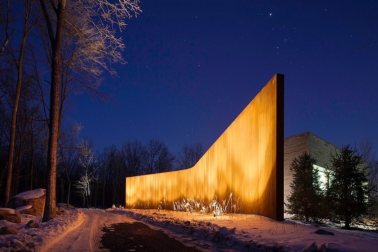 A House in the Woods by William Reue Architecture