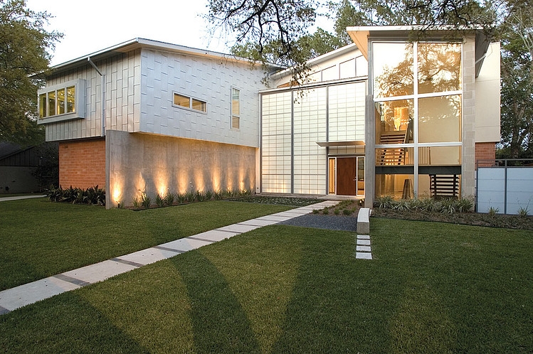 Ramchandani Residence by Intexure Architects
