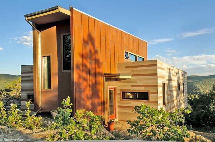 Shipping Container House by Studio H:T