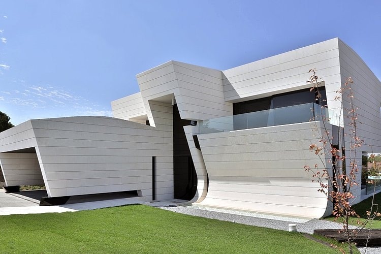 Balcony House by A-cero
