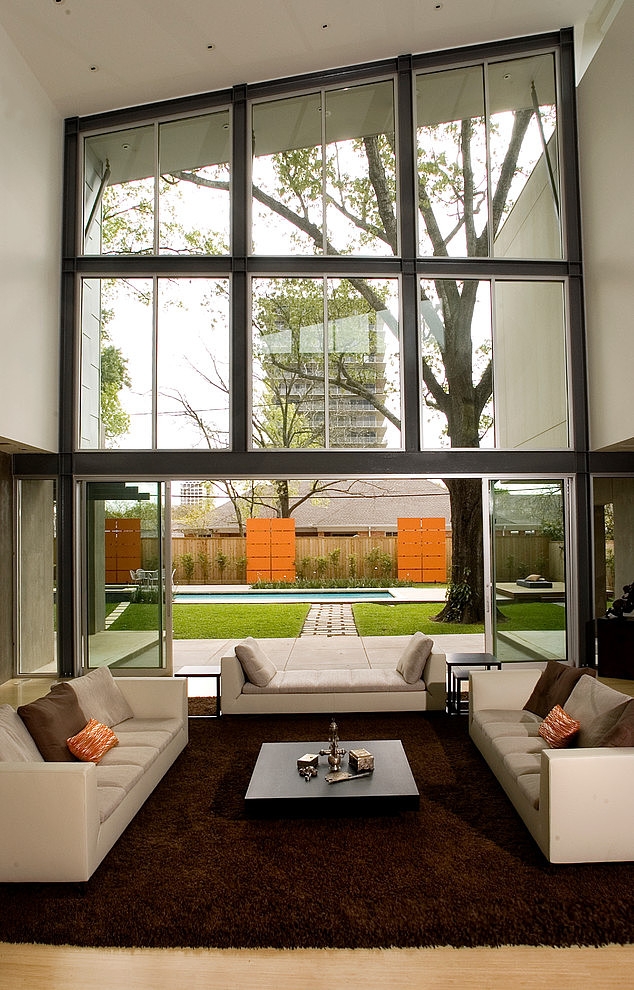 Ramchandani Residence by Intexure Architects