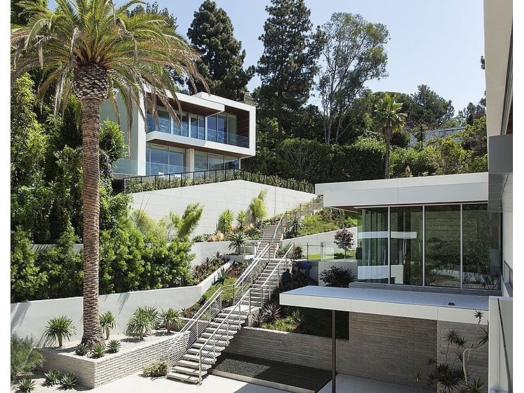 1232 Sunset Plaza by Belzberg Architects