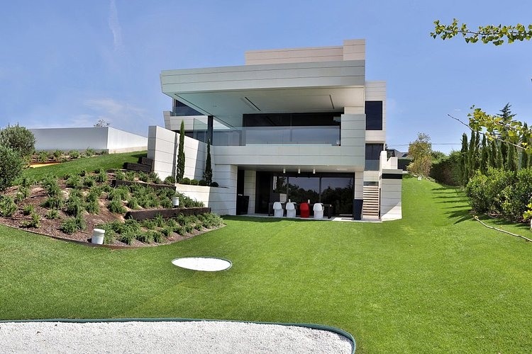 Balcony House by A-cero