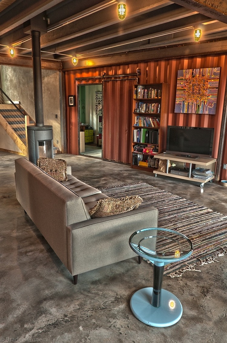 Shipping Container House by Studio H:T