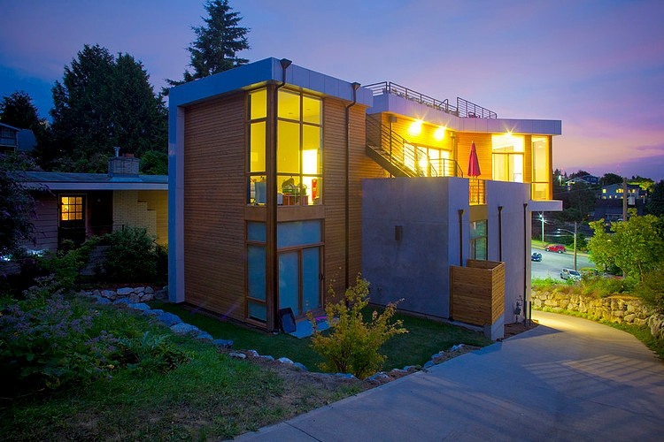 Phinney Ridge House by Logan's Hammer Building & Renovation