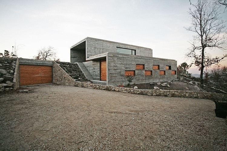 House on a Hill by Oficina d'Arquitectura