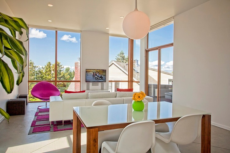 Phinney Ridge House by Logan's Hammer Building & Renovation
