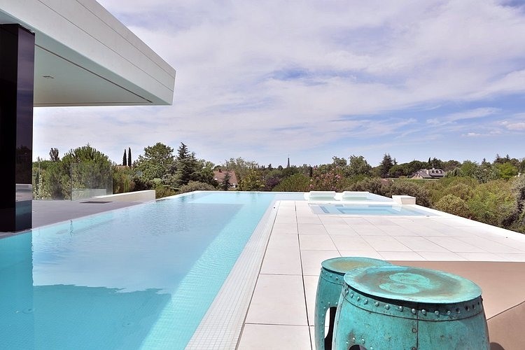 Balcony House by A-cero