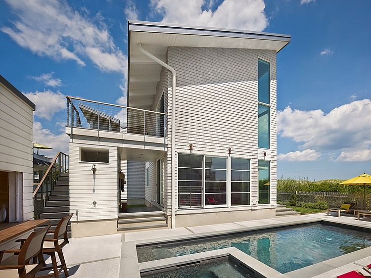 Avalon House by McCoubrey / Overholser