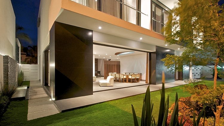 Casa Q by Agraz Arquitectos