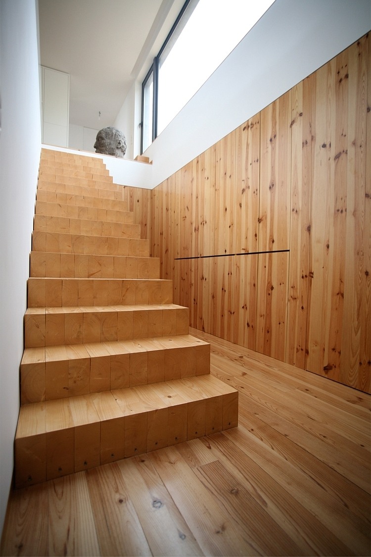 House on a Hill by Oficina d'Arquitectura
