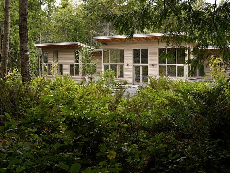Port Townsend Residence by Lawrence Architecture