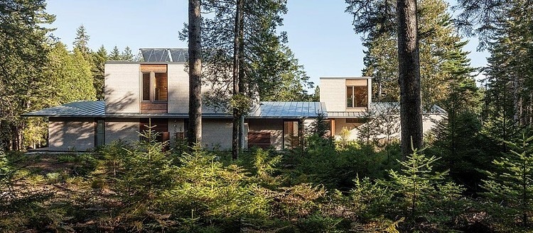 Pond House by Peacock Builders