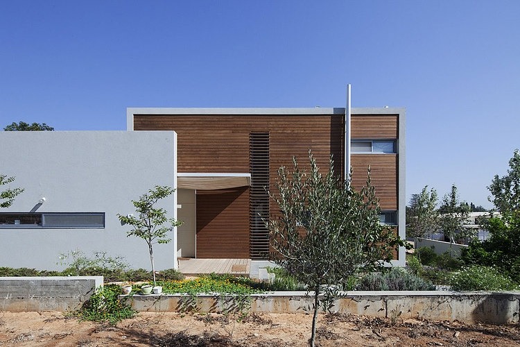 Valley House by Aberjazz Studio Architects