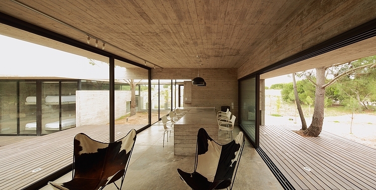 Casa Carassale by BAK Arquitectos