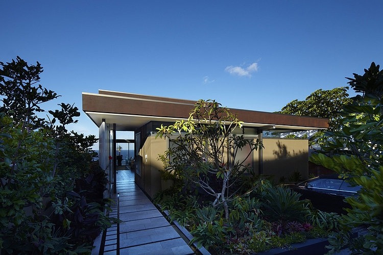 Bronte House by Rolf Ockert Design