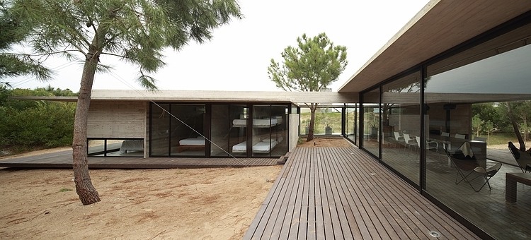 Casa Carassale by BAK Arquitectos