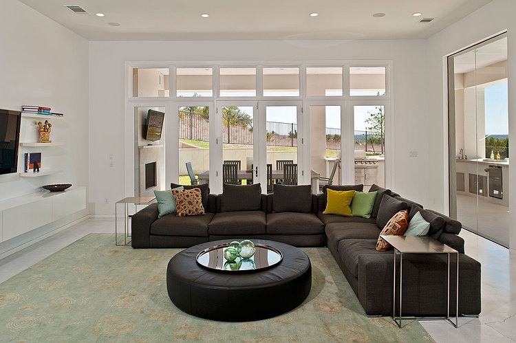 Residence in Spanish Oaks by Cornerstone Architects