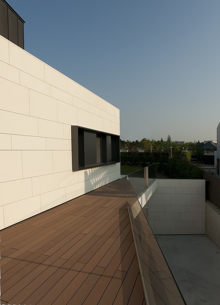 Vitoria-Gasteiz Home by Patxi Cortazar Arquitecto