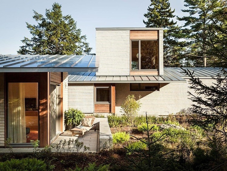 Pond House by Peacock Builders