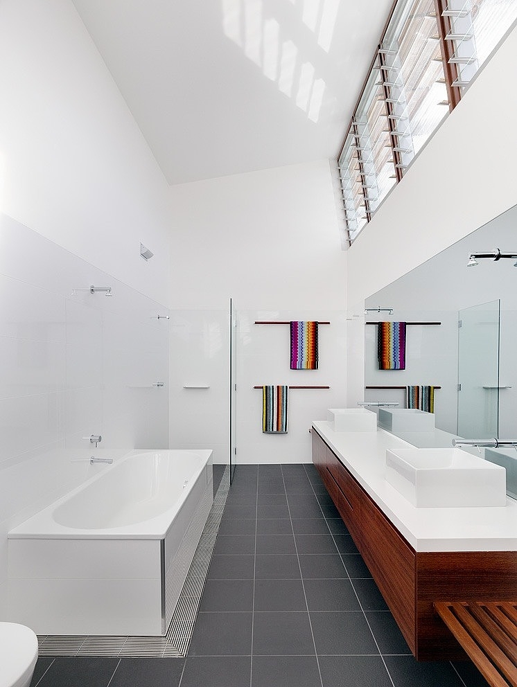 Queens Park Residence by Clinton Cole