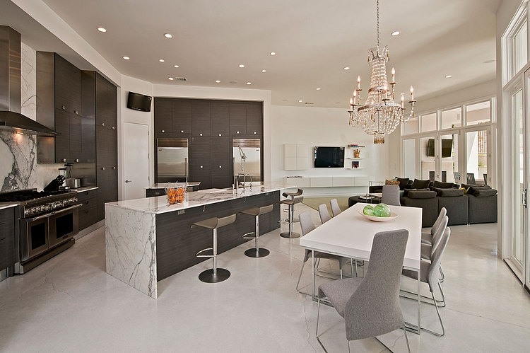 Residence in Spanish Oaks by Cornerstone Architects