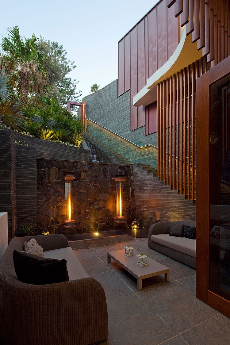 Serpentine Residence by Turner