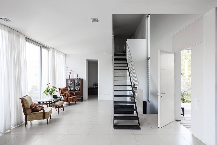 Valley House by Aberjazz Studio Architects