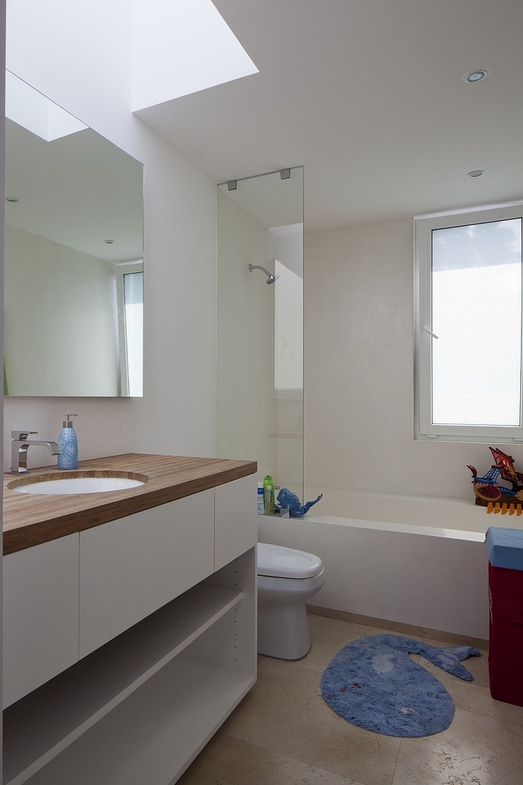 Cerrade de Cortes 87 by DCPP Arquitectos