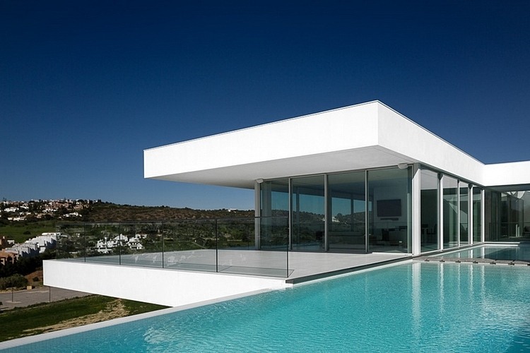 Villa Escarpa by Mario Martins