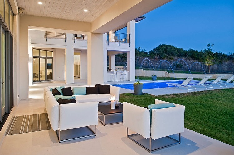 Residence in Spanish Oaks by Cornerstone Architects