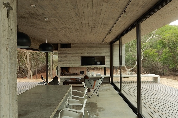 Casa Carassale by BAK Arquitectos
