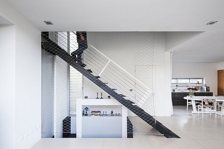 Valley House by Aberjazz Studio Architects