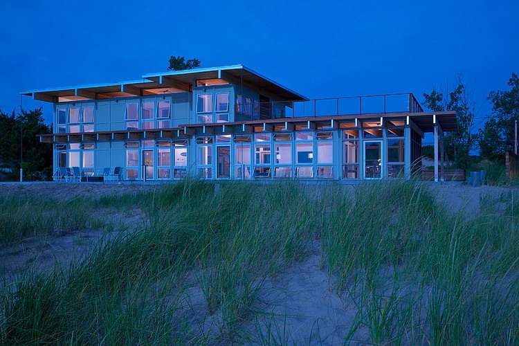 Grand Haven Residence by Allegretti Architects