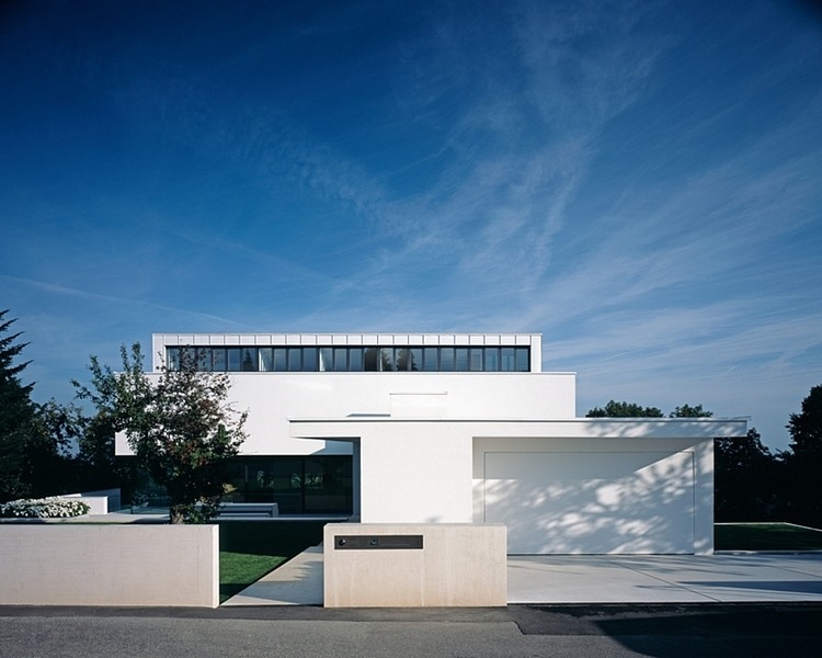 House P by Anna Philipp