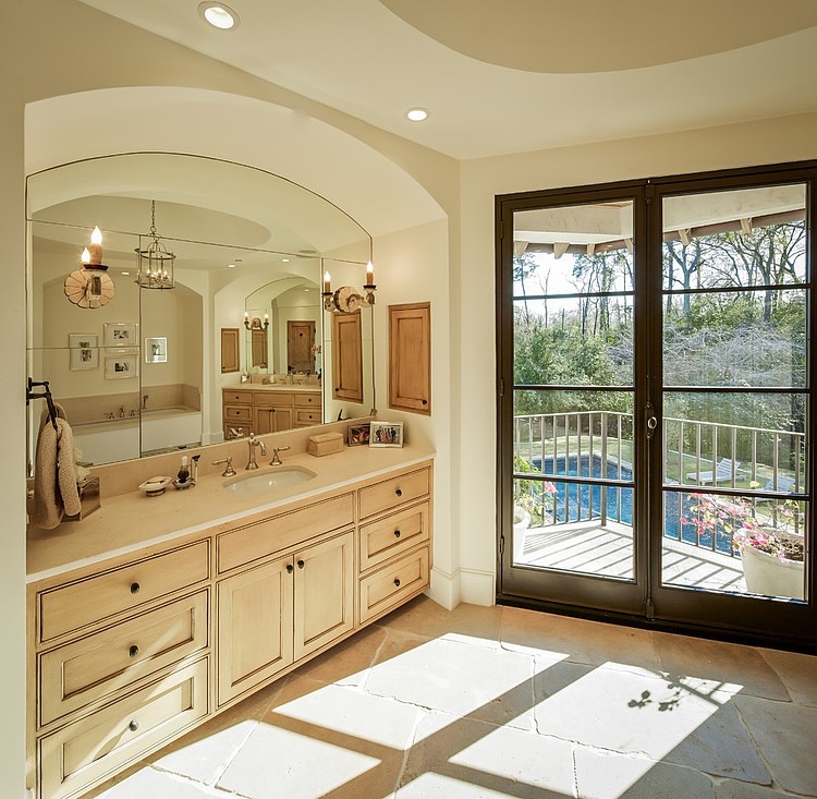 Houston Residence by Thompson Custom Homes