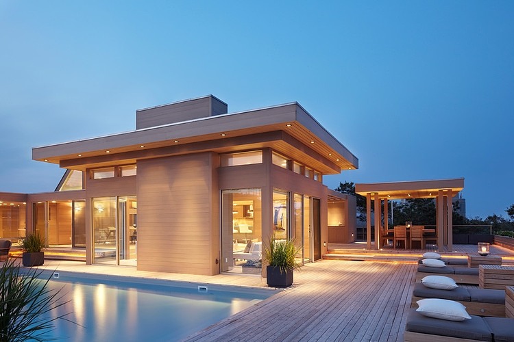 Guesthouse by Bromley Caldari Architects