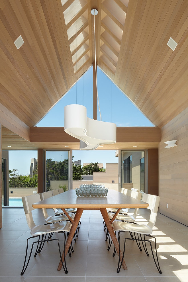 Guesthouse by Bromley Caldari Architects