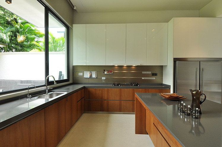 Sunset Terrace House by Architology