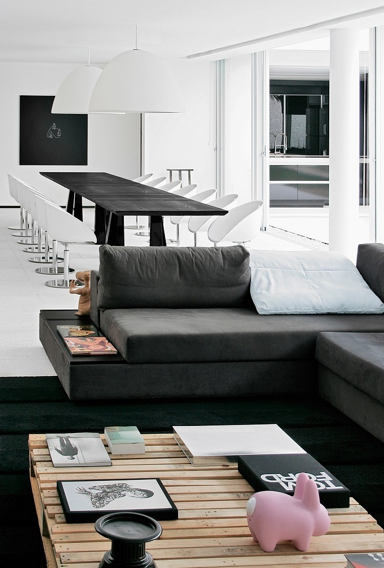 AS House by Studio Guilherme Torres
