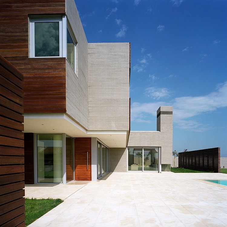 Residence in Larissa by Potiropoulos D+L Architects